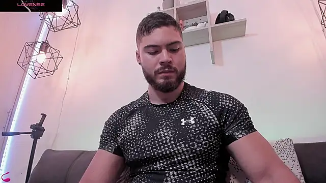 Snapshot of SebastianVilla_ chatting on March 12, 2025, 7:59 pm SebastianVilla  online show from March 12, 2025, 7:59 pm