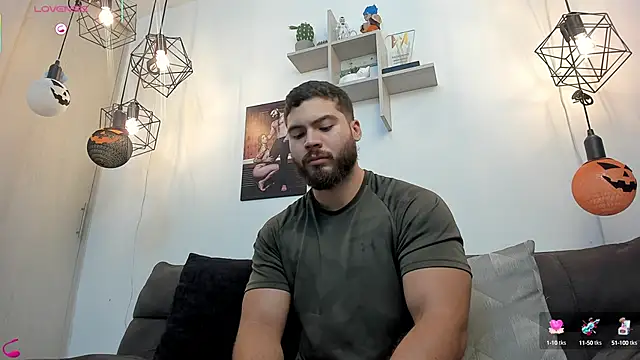 Snapshot of SebastianVilla_ chatting on October 6, 2025, 9:45 pm SebastianVilla  online show from October 6, 2025, 9:45 pm