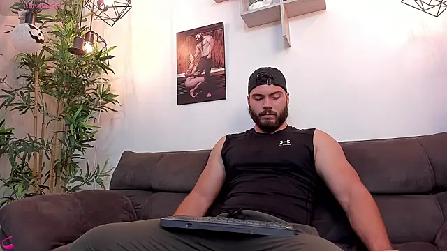 Snapshot of SebastianVilla_ chatting on October 28, 2025, 11:07 pm SebastianVilla  online show from October 28, 2025, 11:07 pm