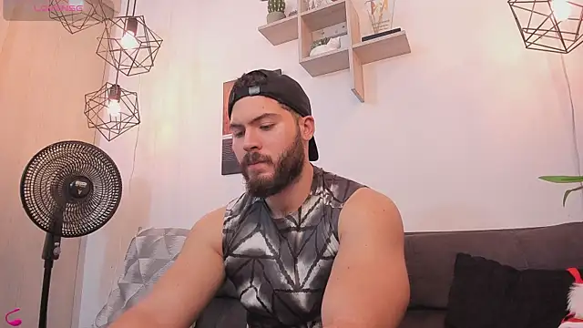 SebastianVilla  online show from December 16, 2025, 12:04 am