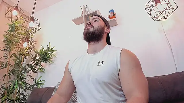 SebastianVilla  online show from May 5, 2026, 12:07 am