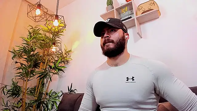 Snapshot of SebastianVilla_ chatting on July 10, 2026, 10:01 pm SebastianVilla online show from July 10, 2026, 10:01 pm