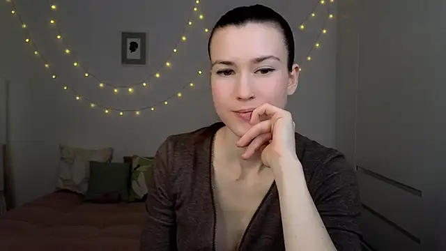 AliciaNewell online show from February 13, 2026, 2:46 pm