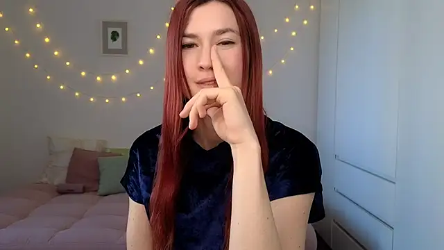 AliciaNewell online show from April 30, 2026, 5:14 am