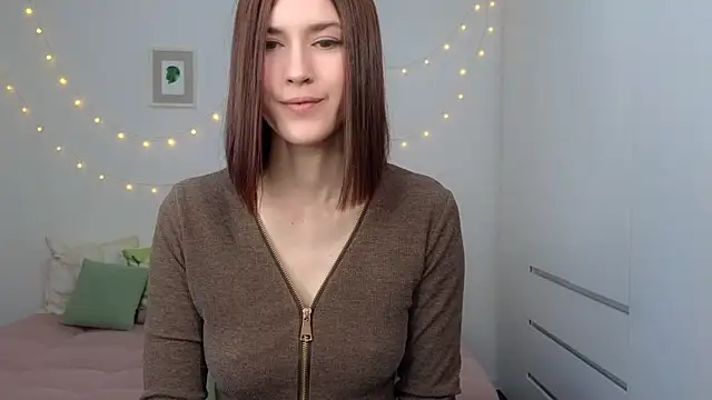 AliciaNewell online show from June 14, 2026, 4:58 am