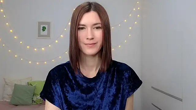 AliciaNewell online show from June 15, 2026, 5:20 am