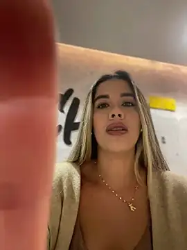 Emilia Bakerr online show from December 27, 2024, 4:21 pm