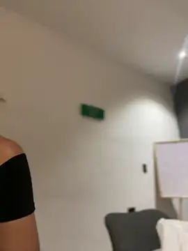 Emilia Bakerr online show from February 7, 2025, 6:24 pm