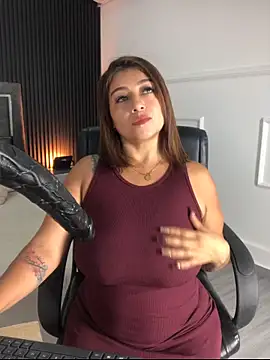 Snapshot of MrsFoucher chatting on April 11, 2026, 11:36 am MrsFoucher online show from April 11, 2026, 11:36 am