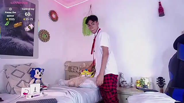 huge armound online show from October 9, 2025, 3:15 am