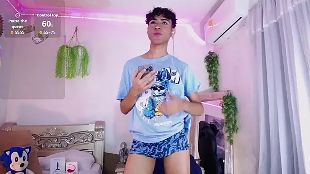 huge armound online show from October 15, 2025, 10:54 pm