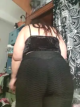 Snapshot of sweetkitty111 chatting on February 14, 2025, 8:21 am sweetkitty111 online show from February 14, 2025, 8:21 am