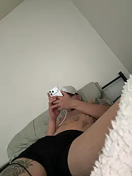 Anonimo x22 online show from February 4, 2026, 3:18 pm