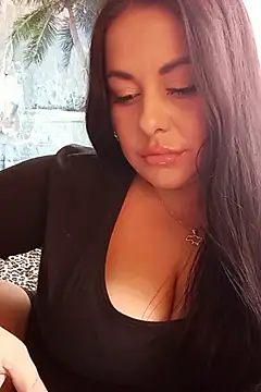 Snapshot of DaisyStreet chatting on October 2, 2025, 10:11 am DaisyStreet online show from October 2, 2025, 10:11 am