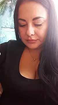 Snapshot of DaisyStreet chatting on October 5, 2025, 9:29 am DaisyStreet online show from October 5, 2025, 9:29 am