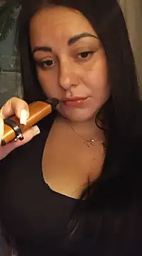 Snapshot of DaisyStreet chatting on October 6, 2025, 4:48 pm DaisyStreet online show from October 6, 2025, 4:48 pm