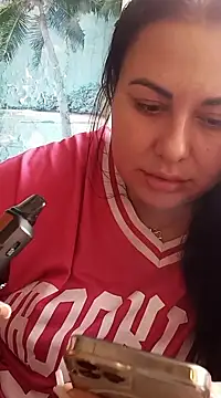 Snapshot of DaisyStreet chatting on October 13, 2025, 11:10 am DaisyStreet online show from October 13, 2025, 11:10 am