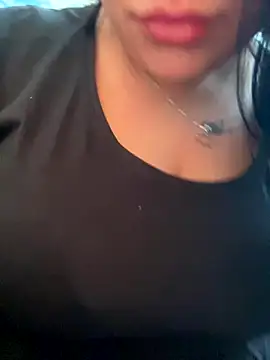 Snapshot of DaisyStreet chatting on November 7, 2025, 9:42 am DaisyStreet online show from November 7, 2025, 9:42 am