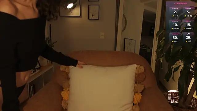 JulietteDee online show from November 4, 2025, 10:20 pm