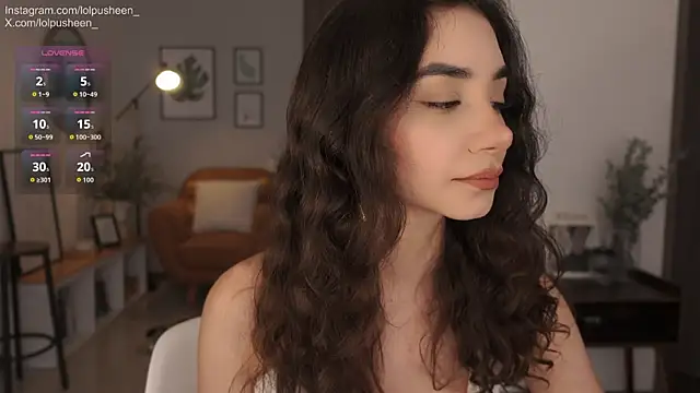 JulietteDee online show from May 6, 2026, 9:31 pm
