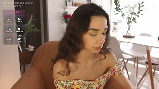 Snapshot of JulietteDee chatting on June 11, 2026, 9:35 pm JulietteDee online show from June 11, 2026, 9:35 pm
