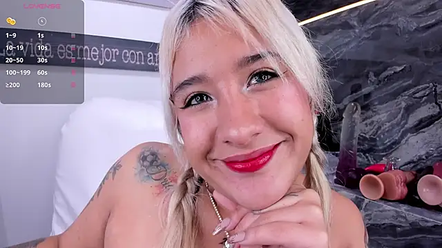 Snapshot of miss_danika chatting on December 27, 2024, 2:12 pm miss danika online show from December 27, 2024, 2:12 pm