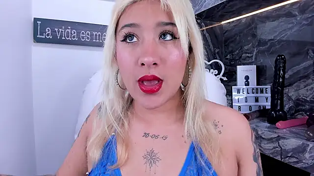 Snapshot of miss_danika chatting on January 13, 2025, 11:19 am miss danika online show from January 13, 2025, 11:19 am