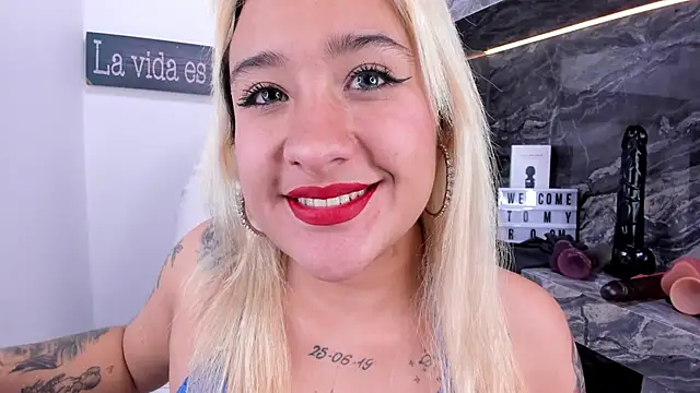 Snapshot of miss_danika chatting on January 13, 2025, 2:21 pm miss danika online show from January 13, 2025, 2:21 pm