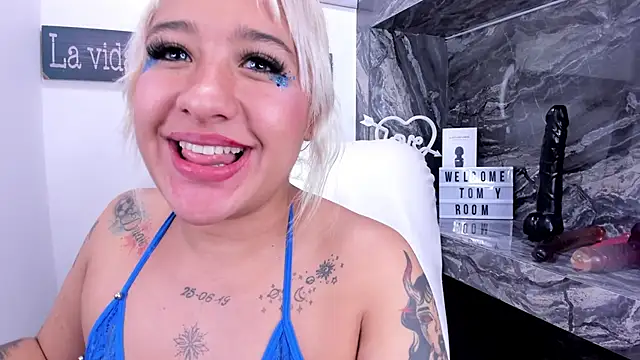 Snapshot of miss_danika chatting on January 24, 2025, 2:08 pm miss danika online show from January 24, 2025, 2:08 pm