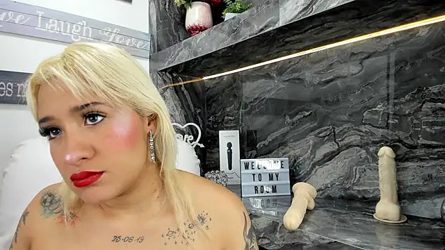 Snapshot of miss_danika chatting on February 8, 2025, 11:01 am miss danika online show from February 8, 2025, 11:01 am