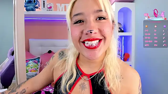 Snapshot of miss_danika chatting on March 10, 2025, 11:53 am miss danika online show from March 10, 2025, 11:53 am
