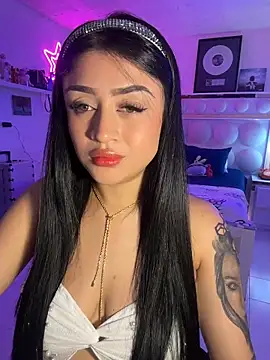 lucianaroy online show from May 23, 2026, 12:49 am