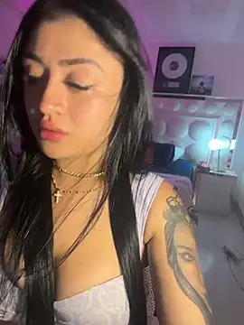 lucianaroy online show from May 23, 2026, 11:31 pm