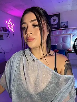 lucianaroy online show from May 24, 2026, 4:45 pm