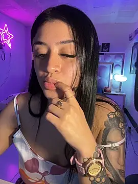lucianaroy online show from May 28, 2026, 4:37 pm