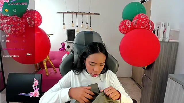 lia 16 online show from December 23, 2024, 3:33 pm