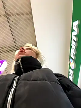 LikaCat online show from September 28, 2025, 4:07 am