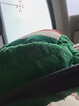 LikaCat online show from October 27, 2025, 1:53 am