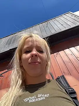 LikaCat online show from July 15, 2026, 3:56 am