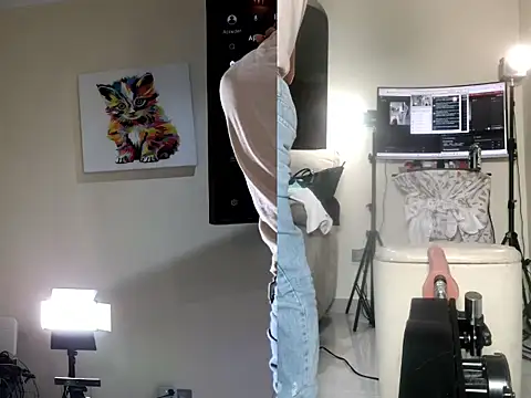 Snapshot of Alondra_fetish chatting on October 22, 2025, 3:29 am Alondra fetish online show from October 22, 2025, 3:29 am