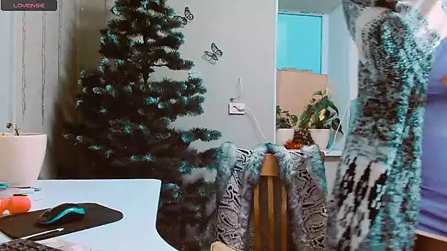 Snapshot of RosaJil chatting on December 20, 2024, 2:27 pm RosaJil online show from December 20, 2024, 2:27 pm