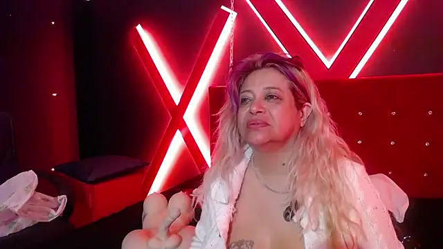 Snapshot of Natasha_699 chatting on October 11, 2025, 9:52 am Natasha 699 online show from October 11, 2025, 9:52 am