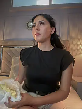 MarianaBenz online show from January 15, 2025, 8:16 pm