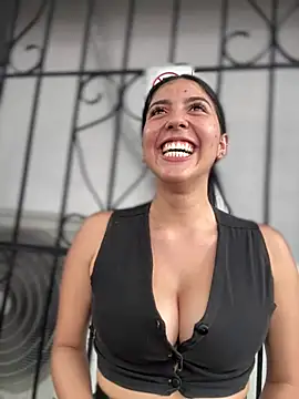 MarianaBenz online show from January 24, 2025, 9:26 pm