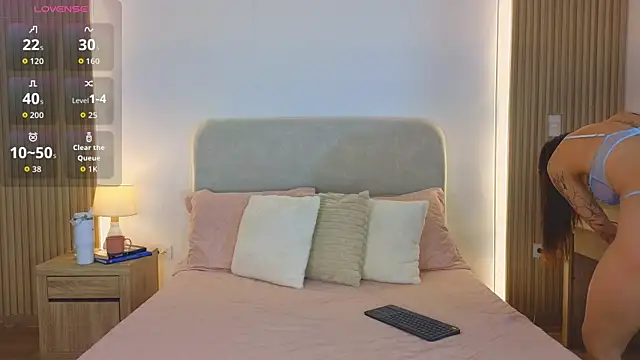Snapshot of KristennBlue chatting on June 6, 2026, 5:17 pm KristennBlue online show from June 6, 2026, 5:17 pm