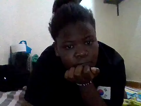 Snapshot of honeypotsweet chatting on October 13, 2025, 8:58 am honeypotsweet online show from October 13, 2025, 8:58 am