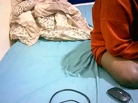 honeypotsweet online show from August 4, 2026, 9:17 pm