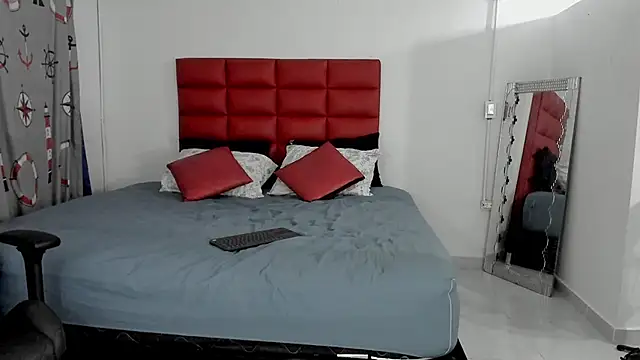 Snapshot of LyonGallego_ chatting on September 18, 2025, 8:16 am LyonGallego  online show from September 18, 2025, 8:16 am