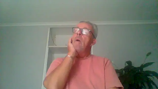 tuggy59 online show from September 15, 2025, 5:18 am