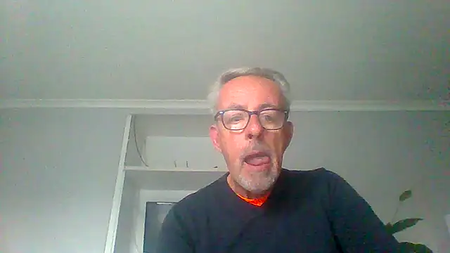 tuggy59 online show from September 17, 2025, 4:58 am